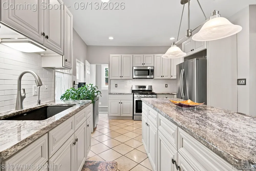 1513 Saint Clair Boulevard Algonac City, MI 48001