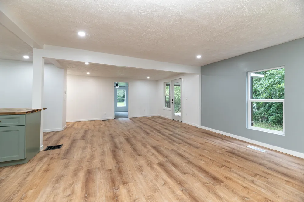 7400 Riverview Drive Cooper Charter Township, MI 49004