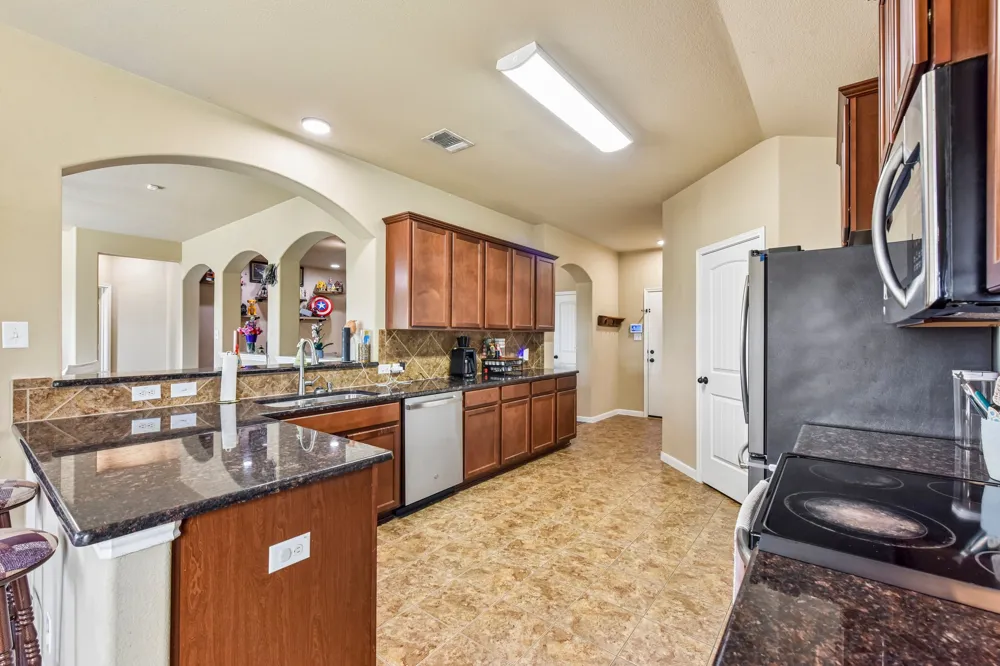 300 Hendelson Lane Hutto, TX 78634