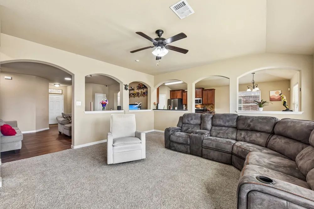 300 Hendelson Lane Hutto, TX 78634