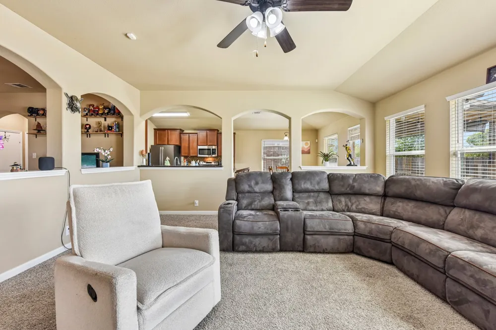 300 Hendelson Lane Hutto, TX 78634