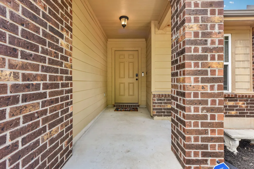 300 Hendelson Lane Hutto, TX 78634