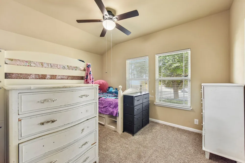 300 Hendelson Lane Hutto, TX 78634
