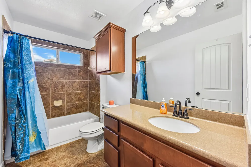 300 Hendelson Lane Hutto, TX 78634