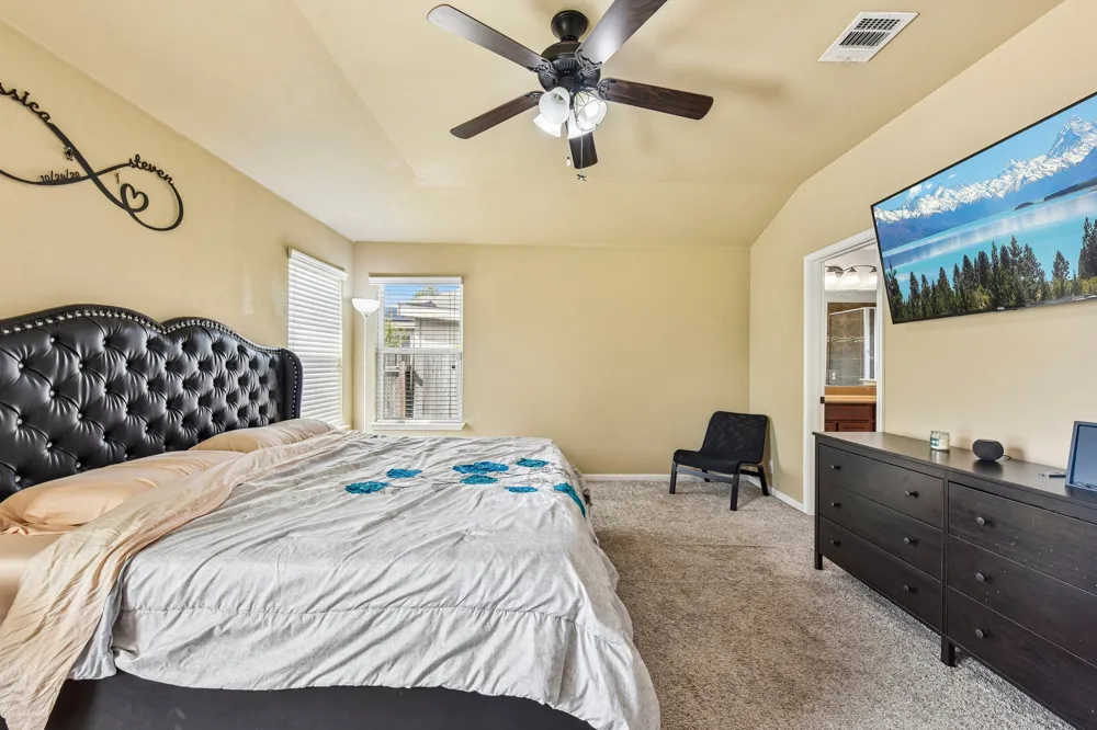 300 Hendelson Lane Hutto, TX 78634