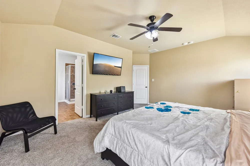 300 Hendelson Lane Hutto, TX 78634
