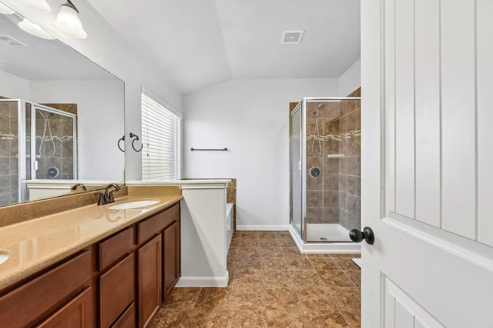 300 Hendelson Lane Hutto, TX 78634