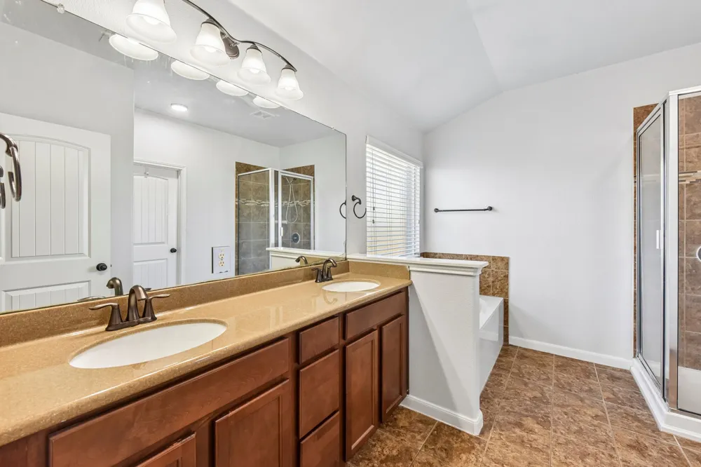 300 Hendelson Lane Hutto, TX 78634