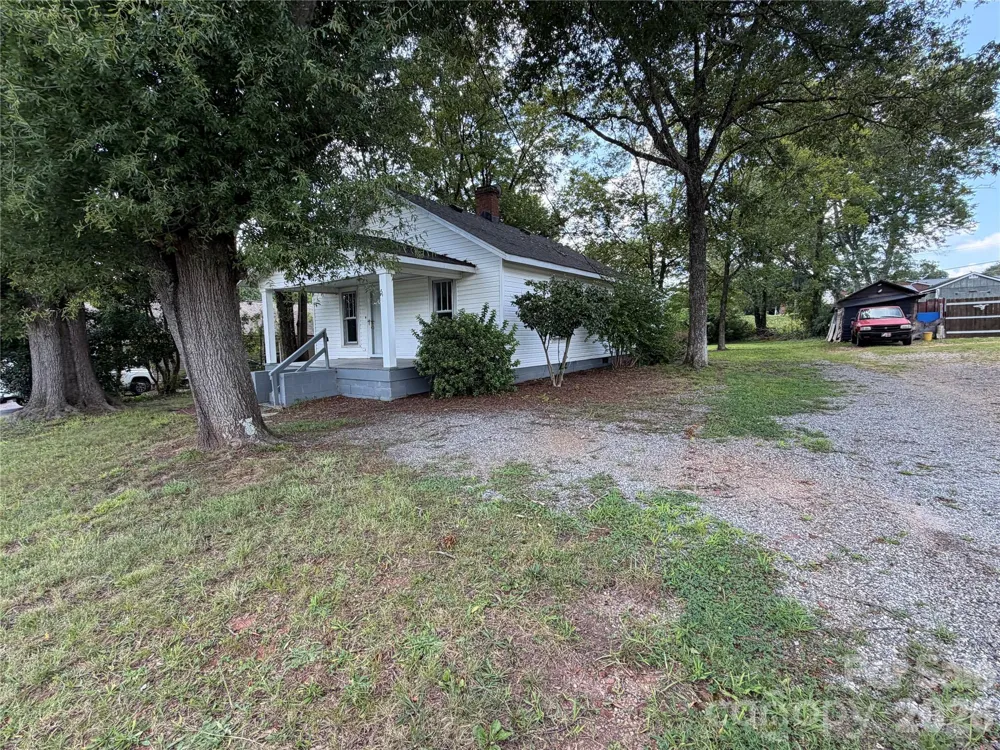 142 26th Street SW Hickory, NC 28602