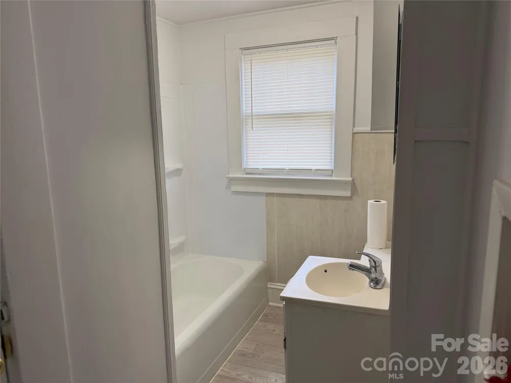 142 26th Street SW Hickory, NC 28602
