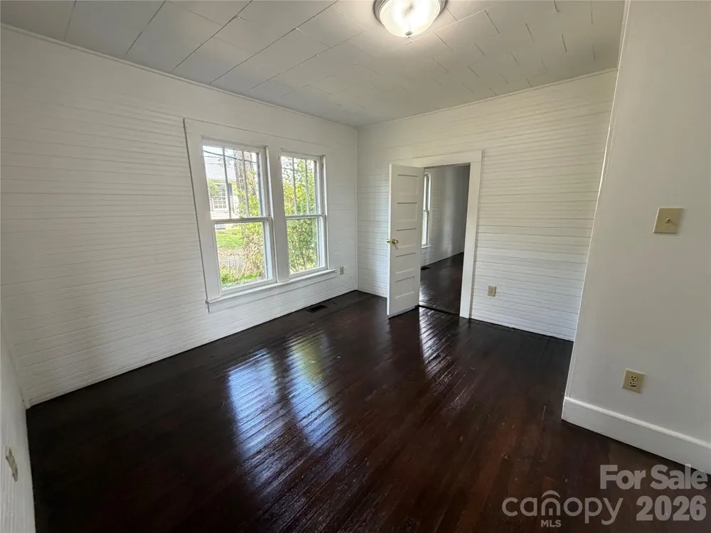 142 26th Street SW Hickory, NC 28602