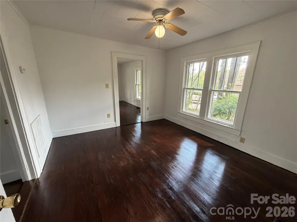 142 26th Street SW Hickory, NC 28602