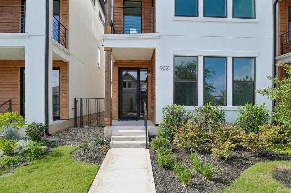 9031 Cattle Baron Path Austin, TX 78747