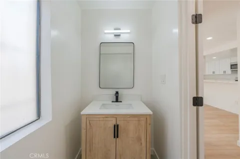 1239 W Rosecrans #31