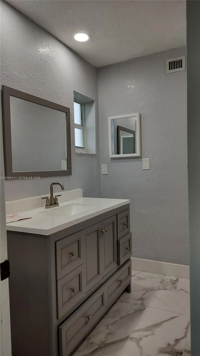 11260 SW 57th Ter Miami, FL 33173