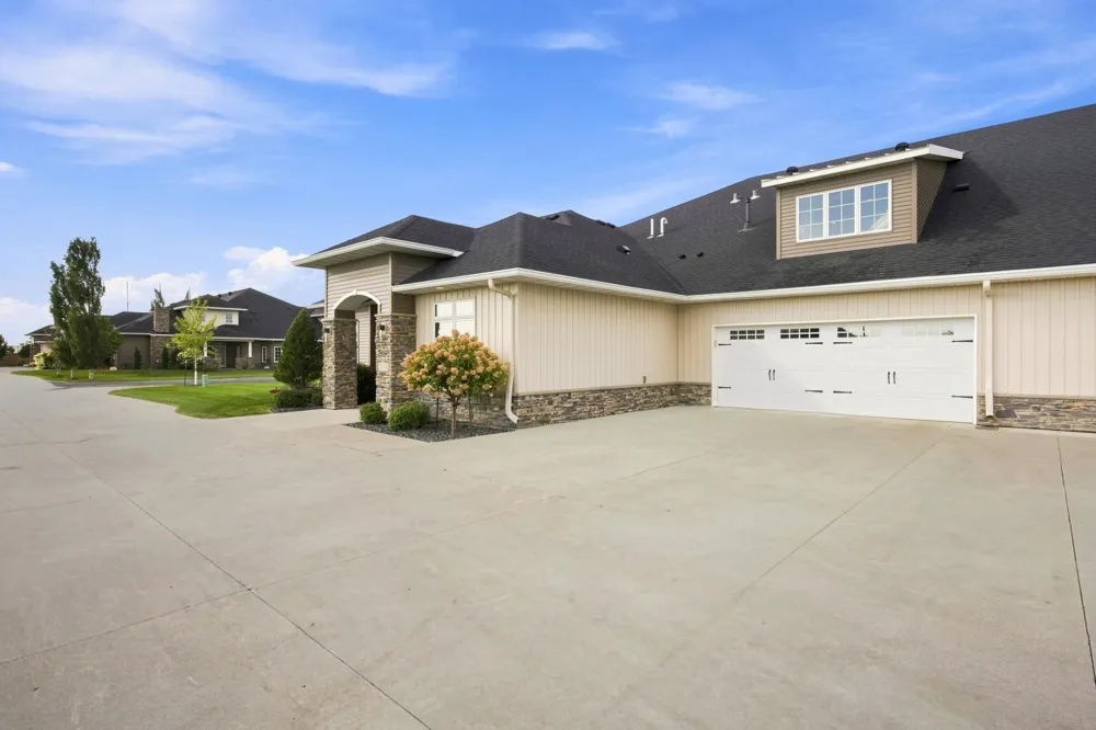 5074 Prosperity Way S Fargo, ND 58104