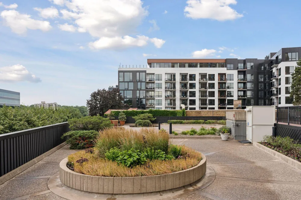 2950 Dean Parkway #1805 Minneapolis, MN 55416