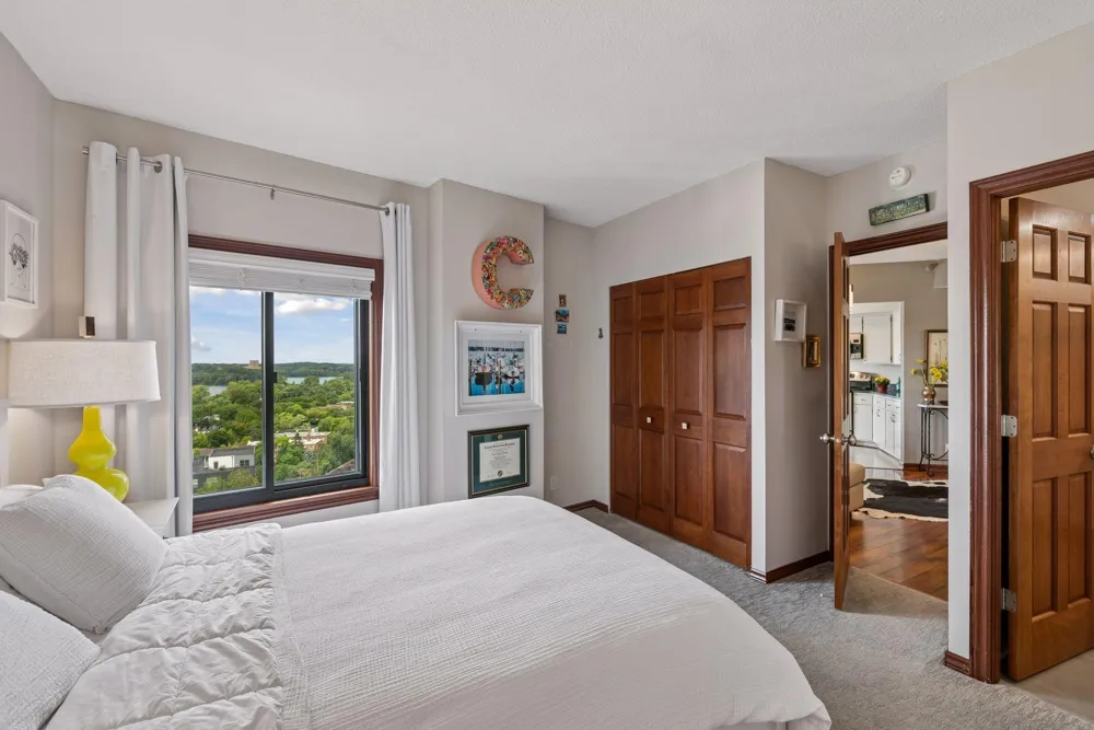 2950 Dean Parkway #1805 Minneapolis, MN 55416
