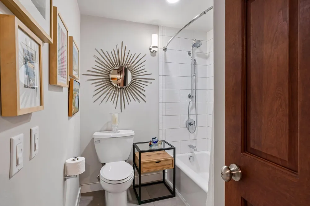 2950 Dean Parkway #1805 Minneapolis, MN 55416