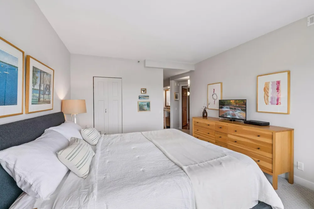 2950 Dean Parkway #1805 Minneapolis, MN 55416
