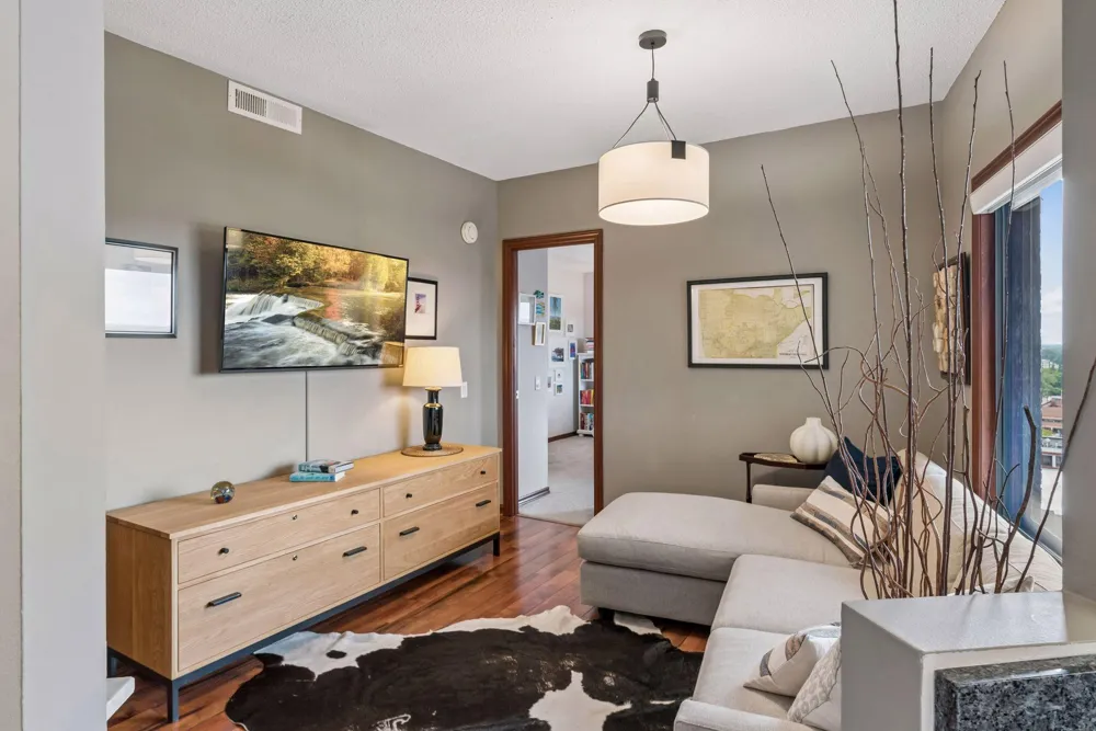 2950 Dean Parkway #1805 Minneapolis, MN 55416
