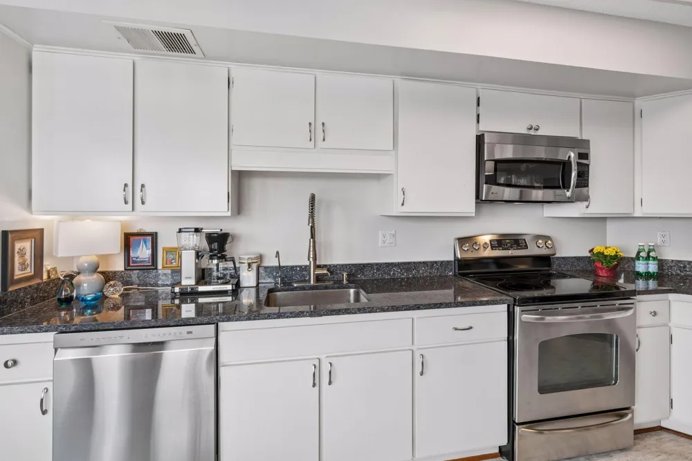 2950 Dean Parkway #1805 Minneapolis, MN 55416