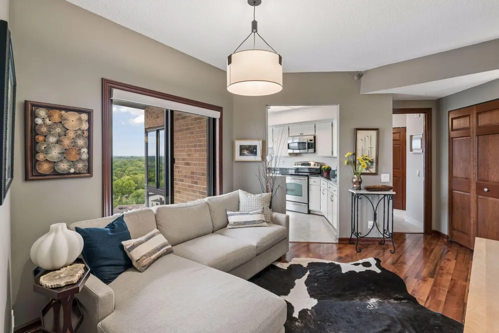 2950 Dean Parkway #1805 Minneapolis, MN 55416