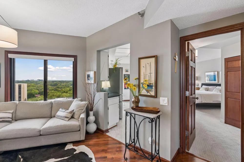 2950 Dean Parkway #1805 Minneapolis, MN 55416