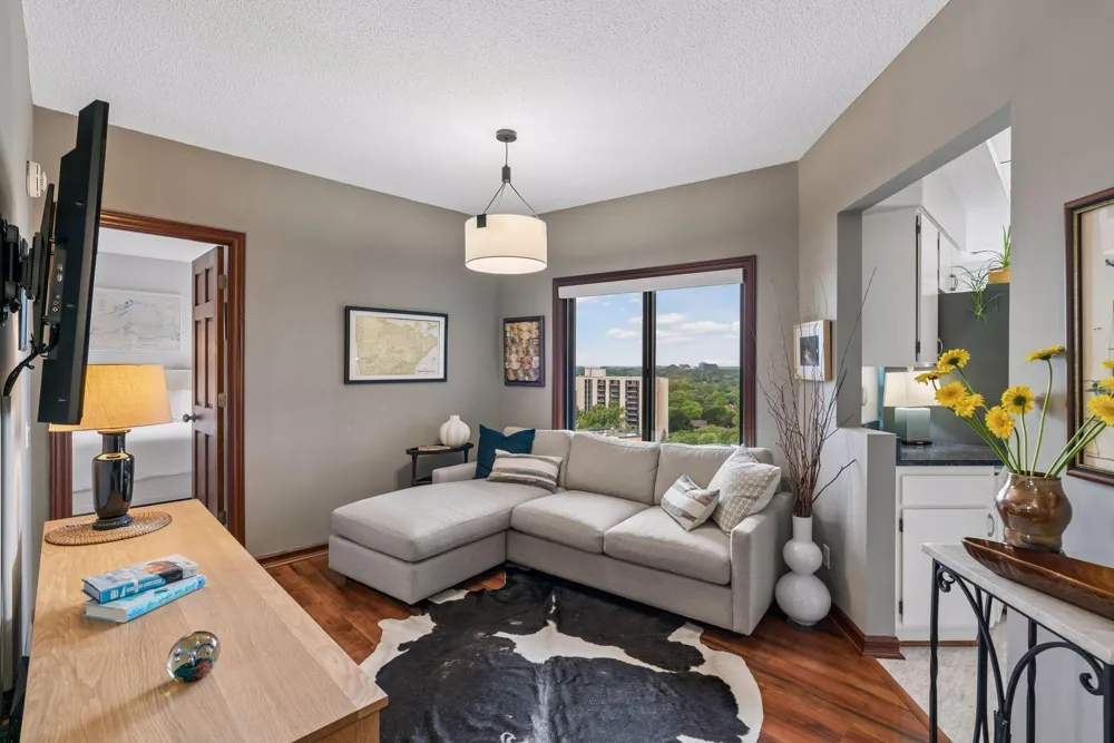 2950 Dean Parkway #1805 Minneapolis, MN 55416