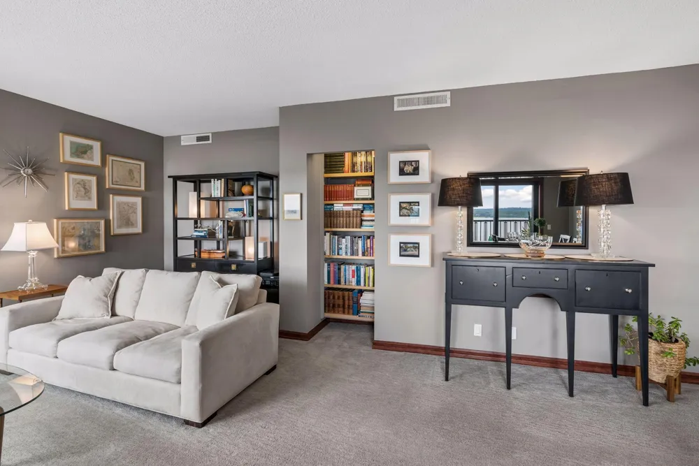 2950 Dean Parkway #1805 Minneapolis, MN 55416