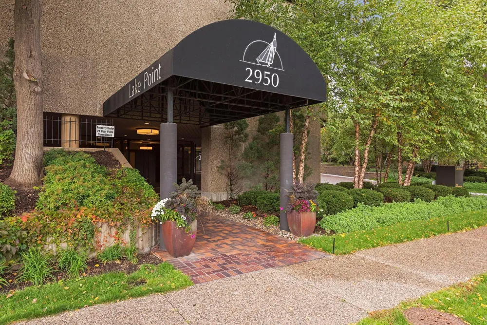 2950 Dean Parkway #1805 Minneapolis, MN 55416