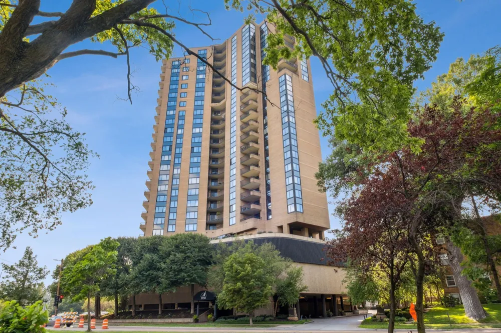 2950 Dean Parkway #1805 Minneapolis, MN 55416