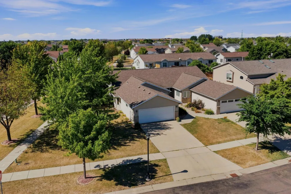 3595 Harrison Street S Fargo, ND 58104