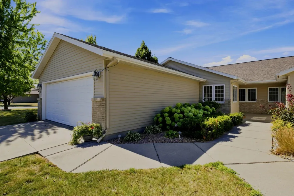 3595 Harrison Street S Fargo, ND 58104