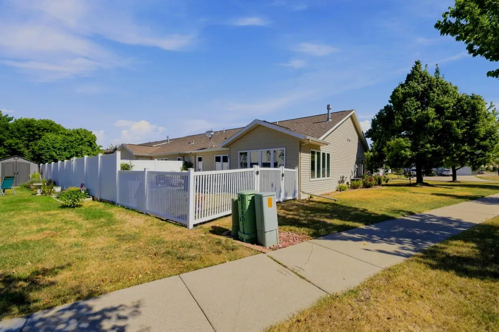3595 Harrison Street S Fargo, ND 58104