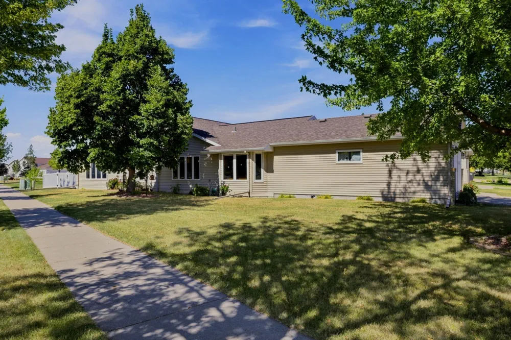 3595 Harrison Street S Fargo, ND 58104