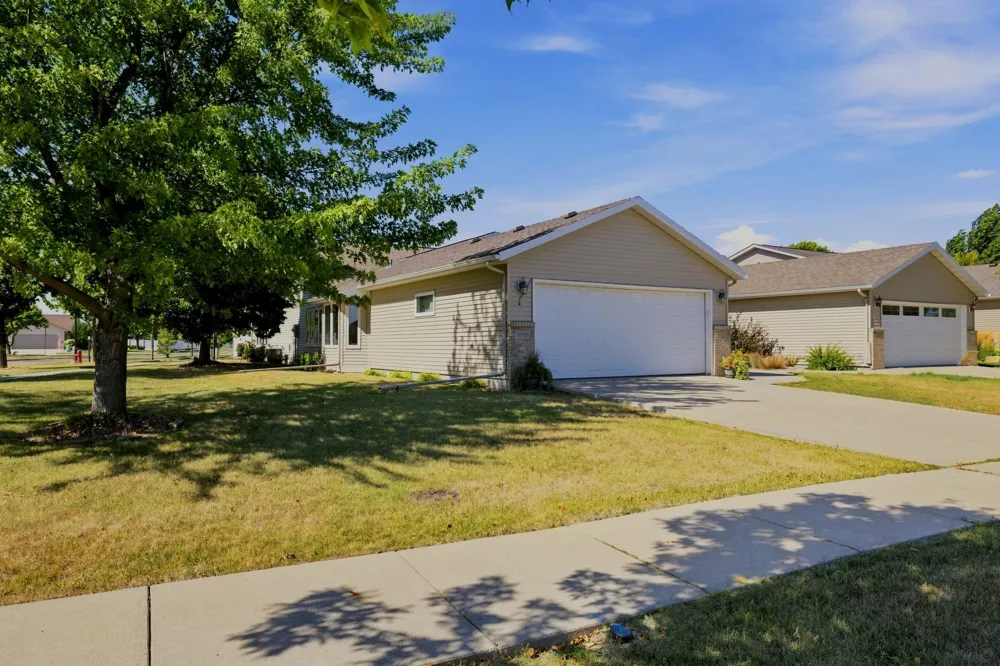 3595 Harrison Street S Fargo, ND 58104