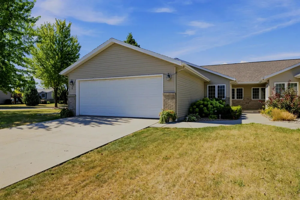 3595 Harrison Street S Fargo, ND 58104