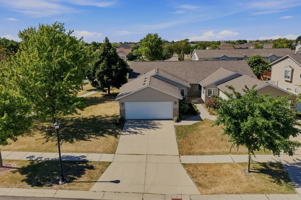 3595 Harrison Street S Fargo, ND 58104