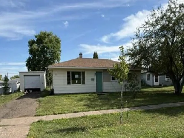 47 Edwards Drive Silver Bay, MN 55614