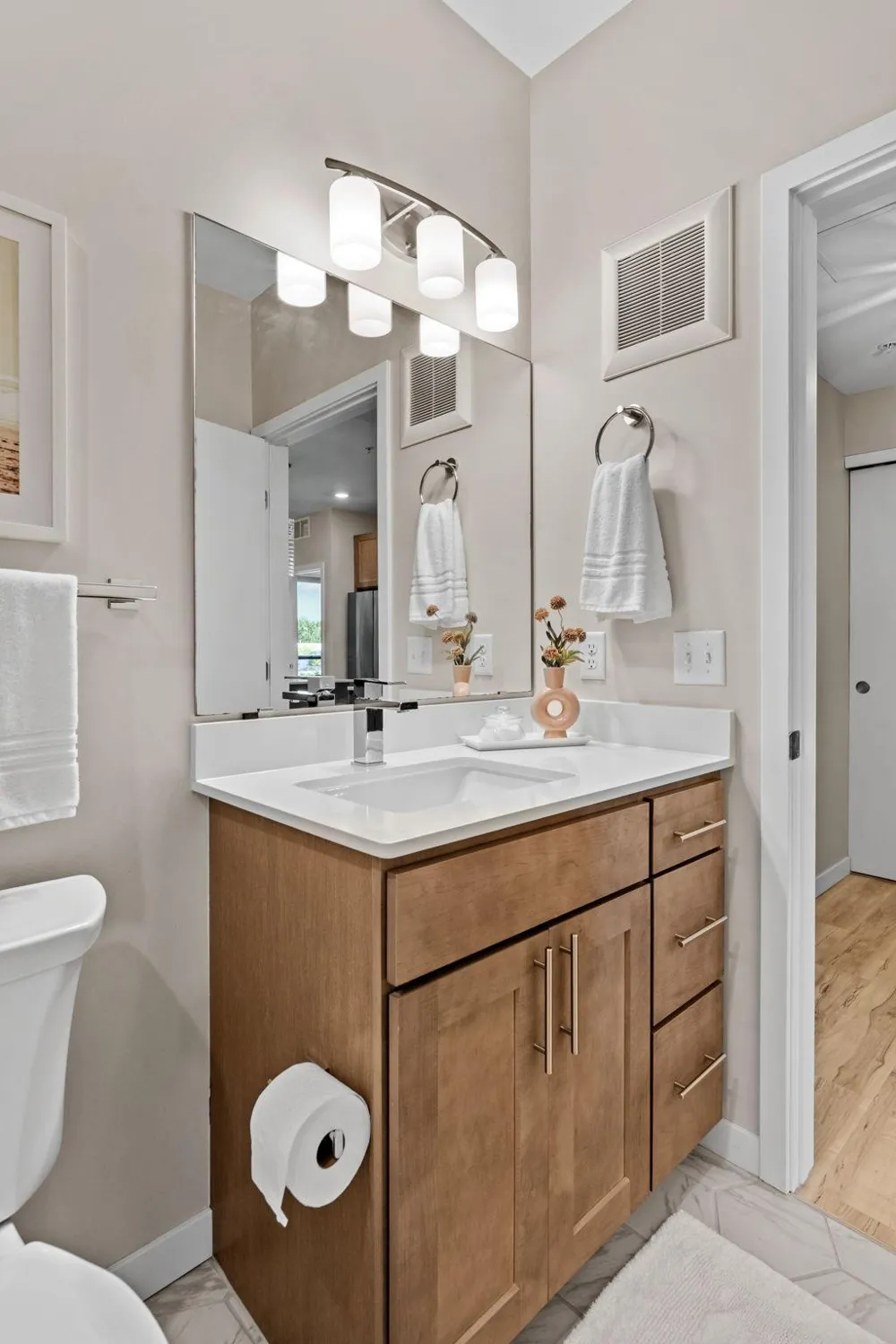 4745 Minnehaha Avenue #205 Minneapolis, MN 55406