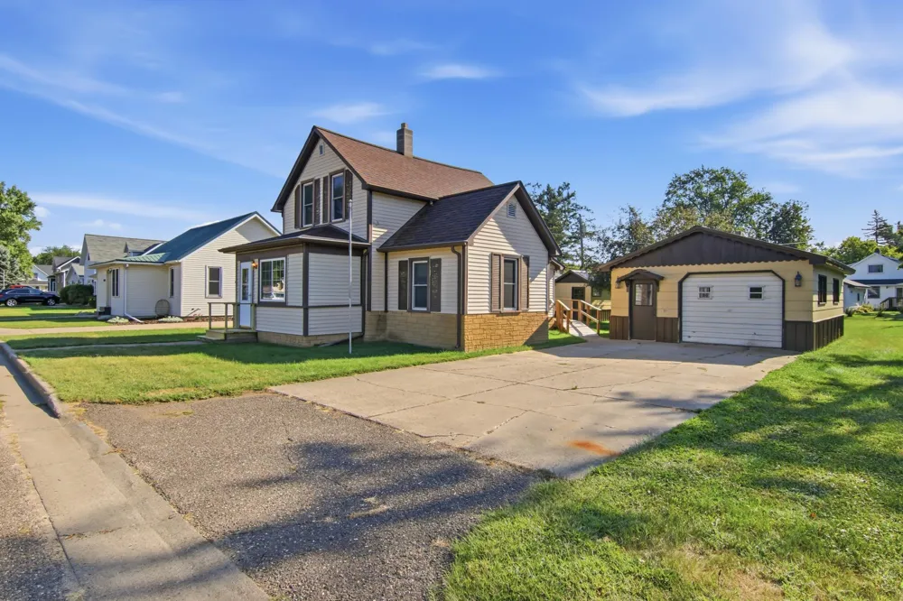 50476 S 2nd Street Eleva, WI 54738
