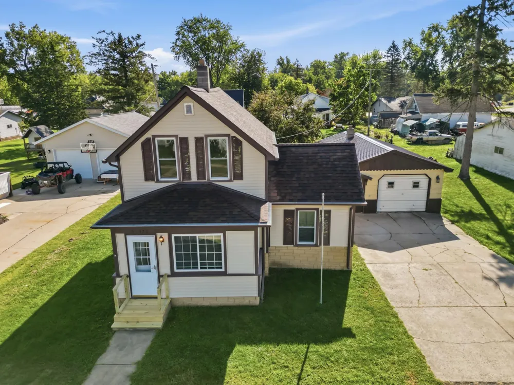 50476 S 2nd Street Eleva, WI 54738