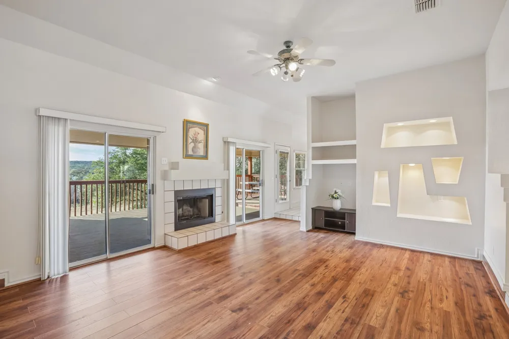 21513 Lakefront Drive Lago Vista, TX 78645