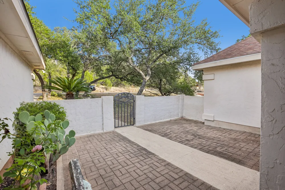 21513 Lakefront Drive Lago Vista, TX 78645