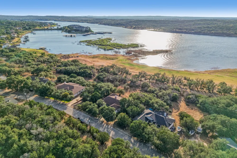 21513 Lakefront Drive Lago Vista, TX 78645