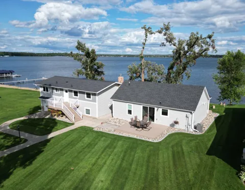 20337 Oakland Beach Road