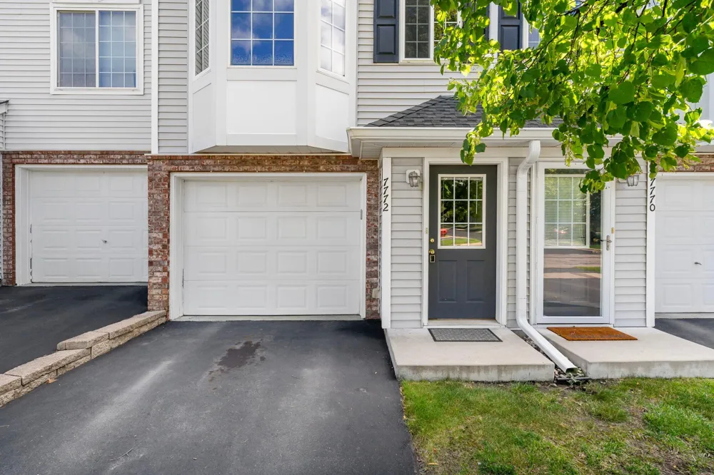 7772 Arboretum Village Circle Chanhassen, MN 55317