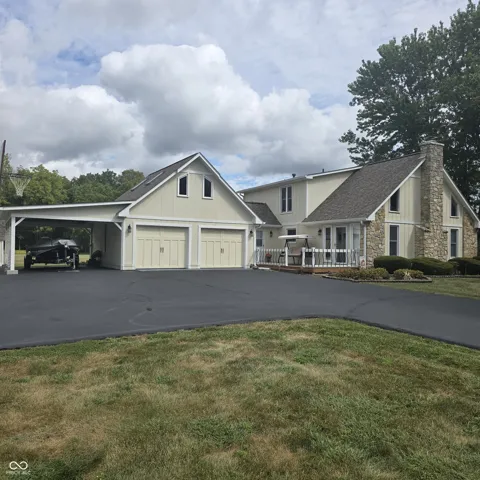 7022 W Ivy Lane