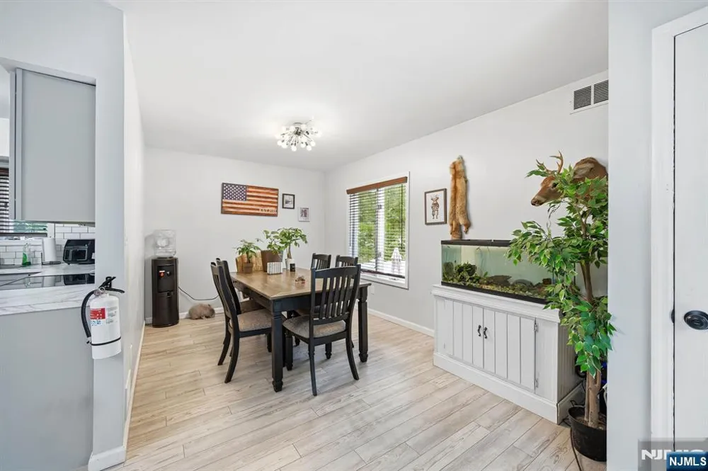 19 Northwestern Way Hopatcong, NJ 07843